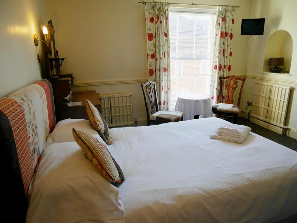 The White Hart Hotell Whitchurch  Exteriör bild